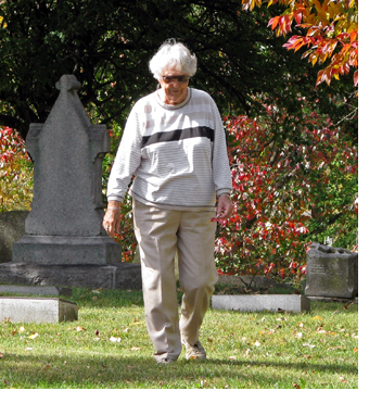why women outlive men